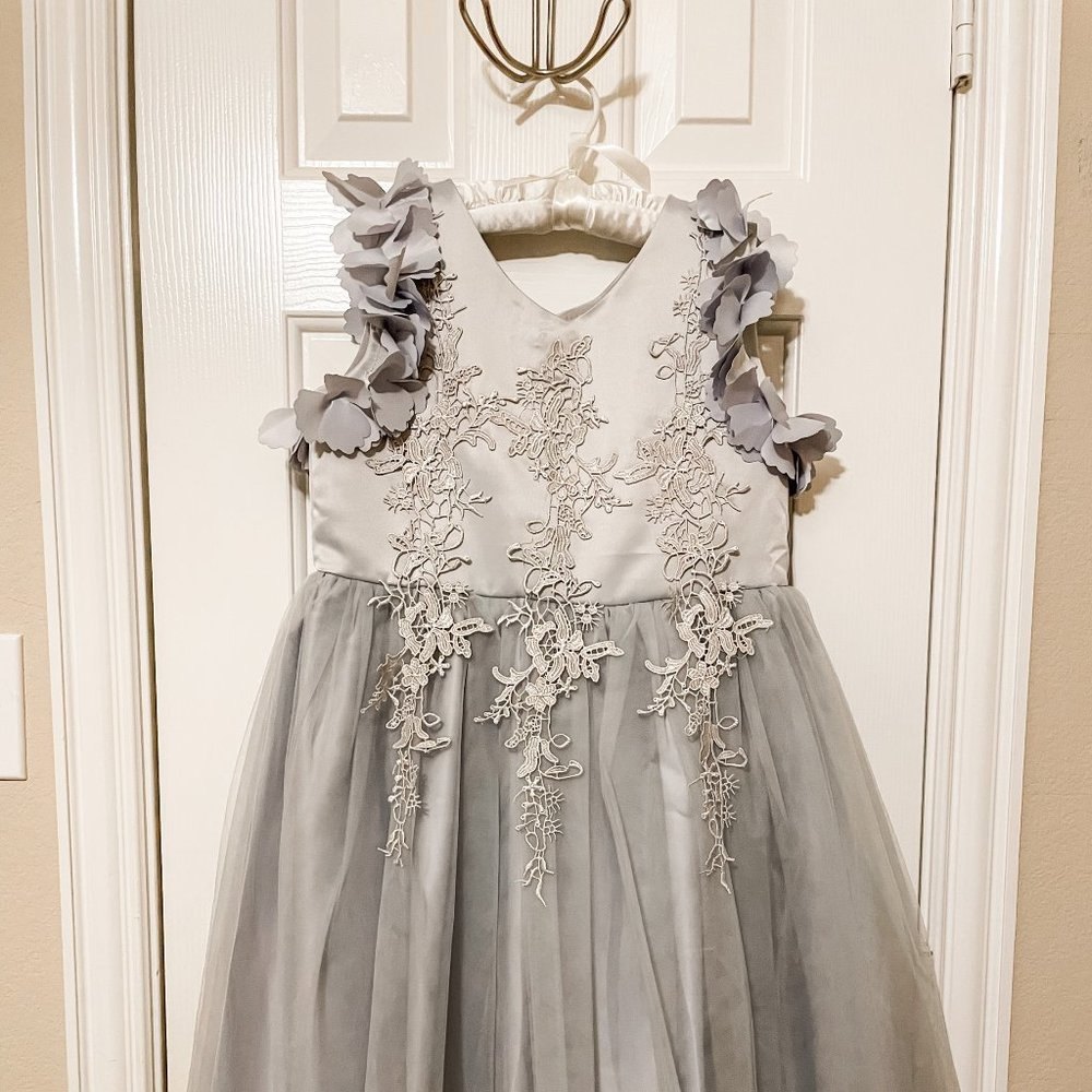 Weileenice gray dress child size 8-9